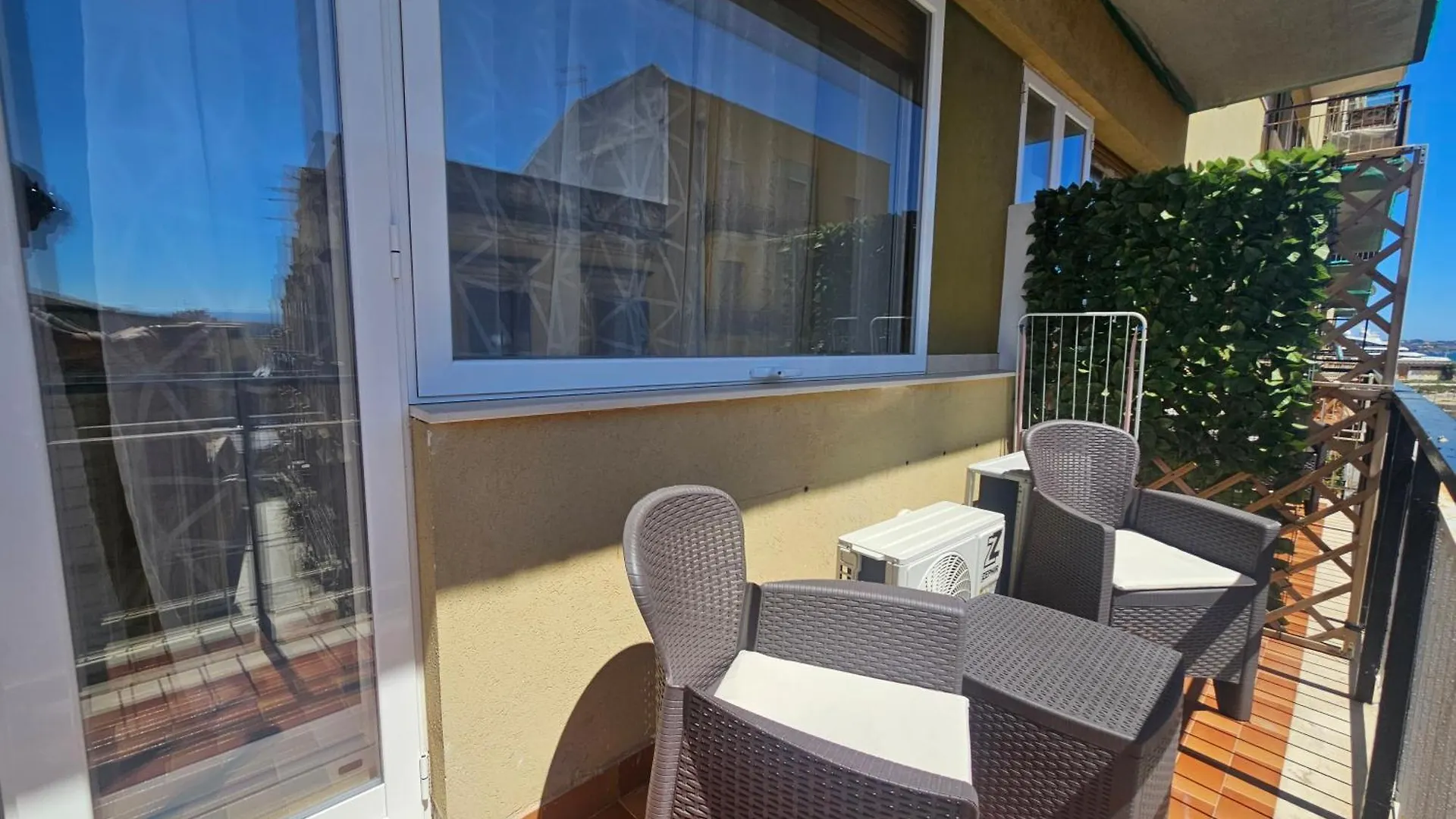 Bed & Breakfast Agora Bed and Breakfast Syracuse