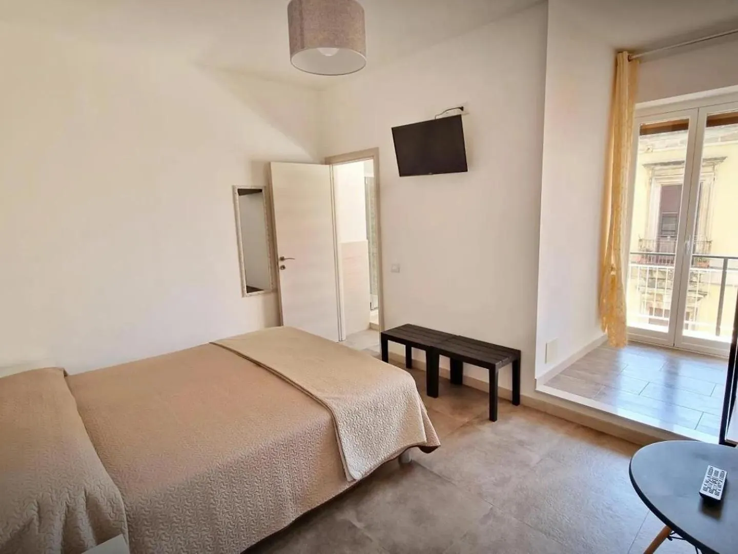 Bed & Breakfast Agora Bed and Breakfast Syracuse